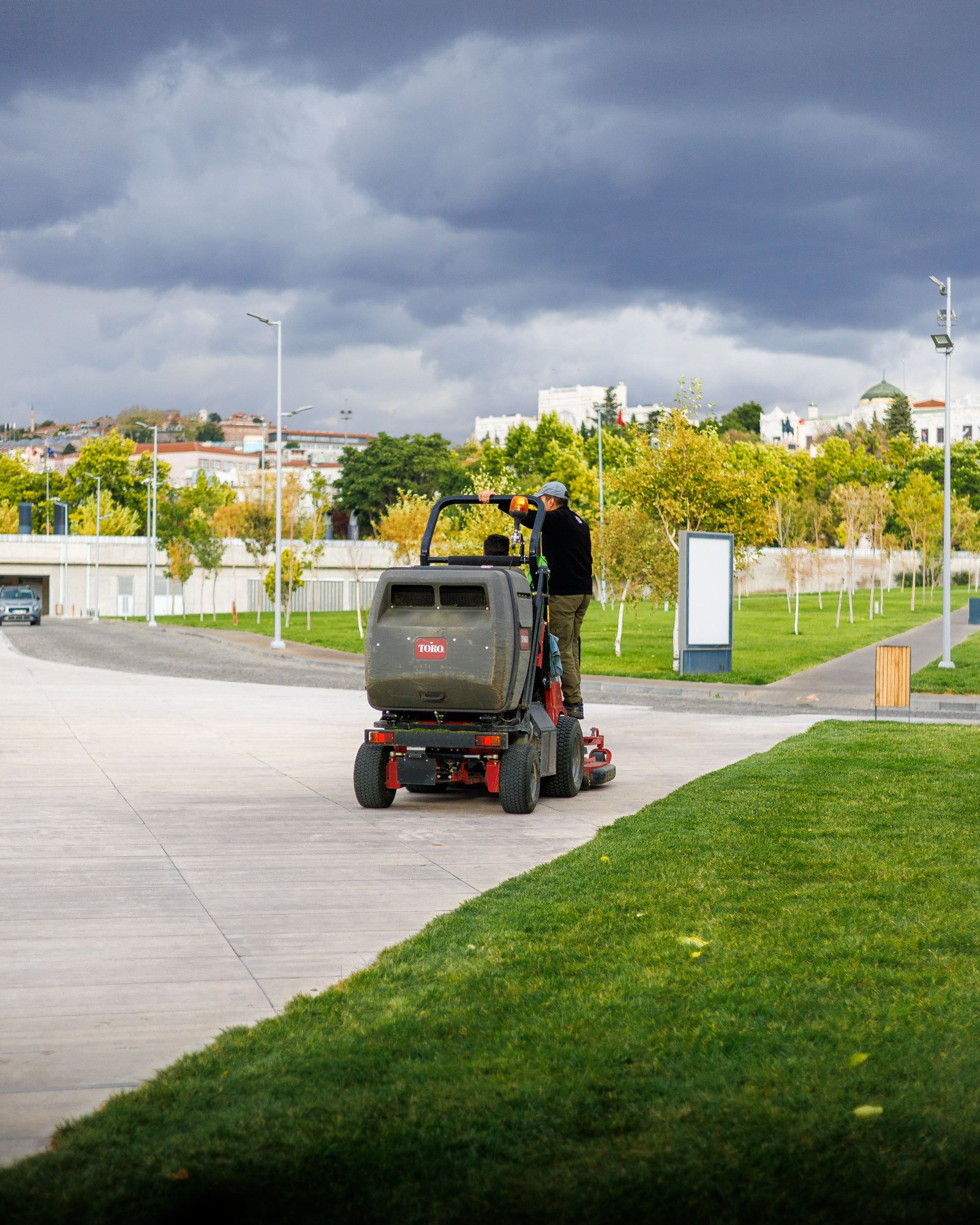 Commercial courtyard turf cleaning